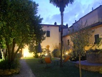 The garden by night