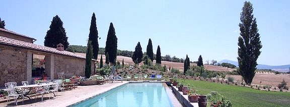 Il paesaggio circostante, sulla collina si distingue Pienza