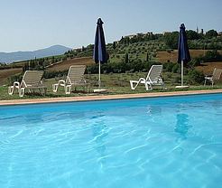 La piscina dell'agriturismo Casa Frati