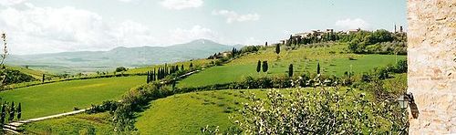 La vista che si gode dalle finestre dell'agriturismo Casa Frati