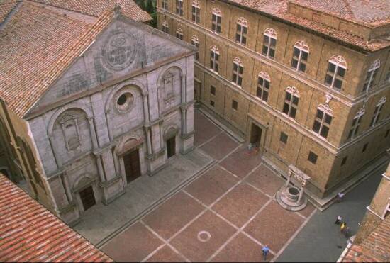 Piazza Pio II